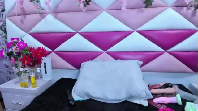 Image 12 of salmasantos Stream on Chaturbate on 2 months ago