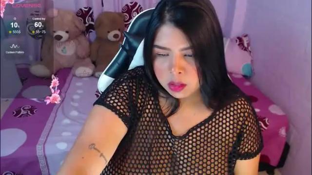 Image 2 of salojoness Stream on Chaturbate on 4 months ago