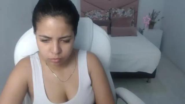 Image 2 of salome_brownz Stream on Chaturbate on 15 months ago