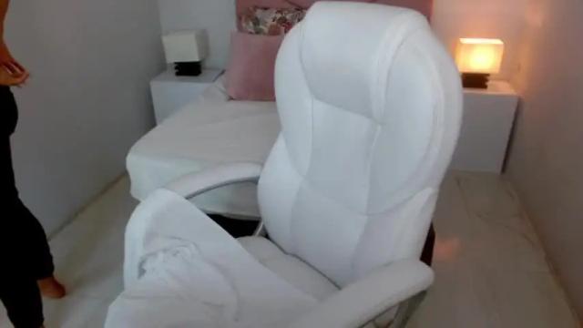 Image 3 of salome_brownz Stream on Chaturbate on 14 months ago