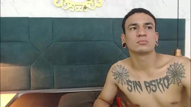 Image 3 of salome_daniel Stream on Chaturbate on 1 month ago