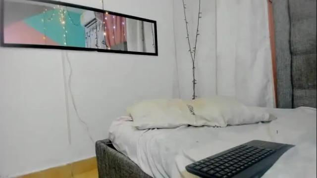 Image 3 of salome_domi Stream on Chaturbate on 1 month ago