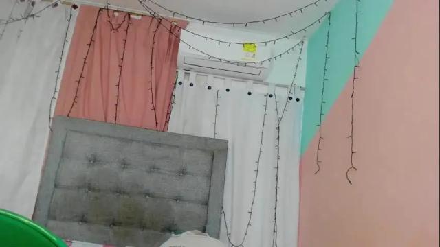 Image 3 of salome_domi Stream on Chaturbate on 1 month ago