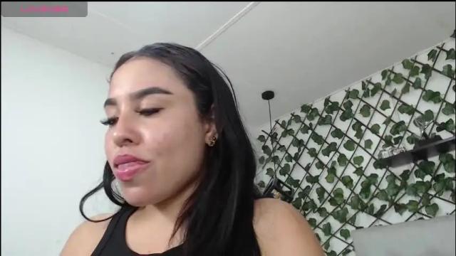 Image 3 of salome_domi Stream on Chaturbate on 25 days ago