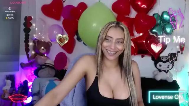 Image 2 of salome_drasin Stream on Chaturbate on 1 month ago