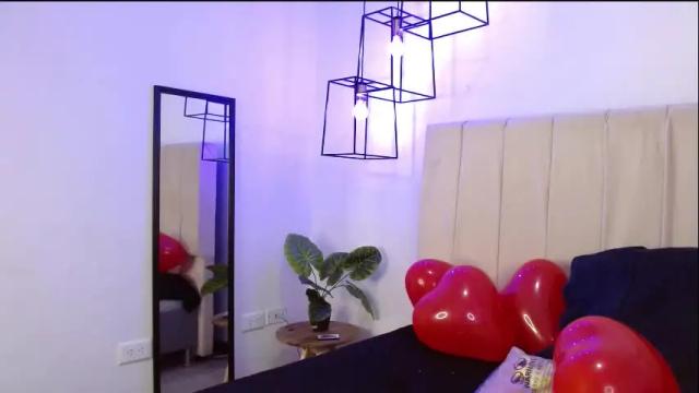 Image 2 of salome_drasin Stream on Chaturbate on 11 days ago