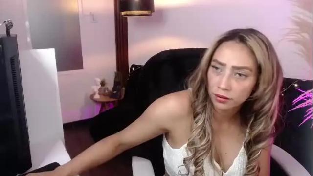 Image 6 of salome_drasin Stream on Chaturbate on 2 months ago
