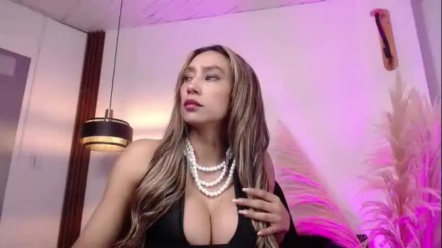 Image 3 of salome_drasin Stream on Chaturbate on 1 month ago