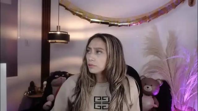 Image 2 of salome_drasin Stream on Chaturbate on 21 days ago