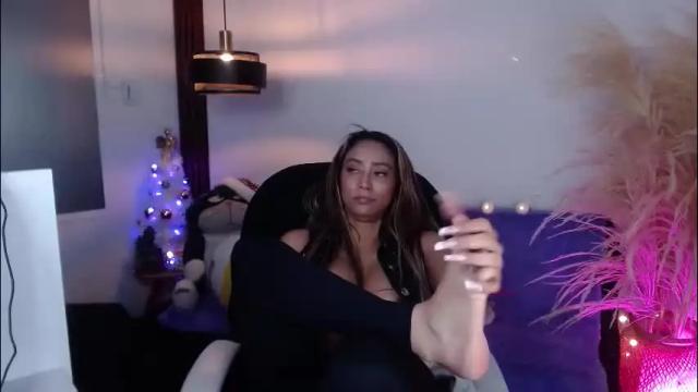 Image 3 of salome_drasin Stream on Chaturbate on 2 months ago