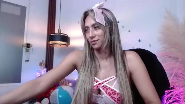 Image 2 of salome_drasin Stream on Chaturbate on 1 month ago