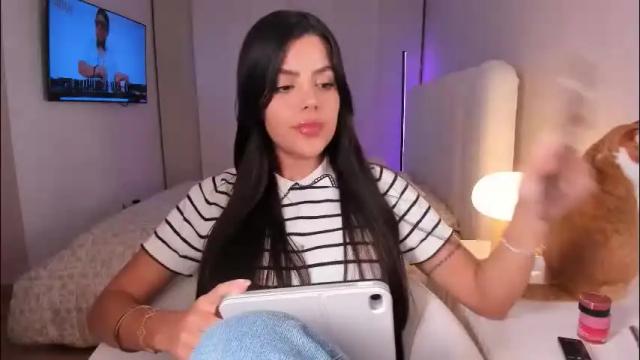 Image 3 of salomee_11 Stream on Chaturbate on 3 months ago