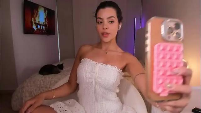 Image 2 of salomee_11 Stream on Chaturbate on 3 months ago