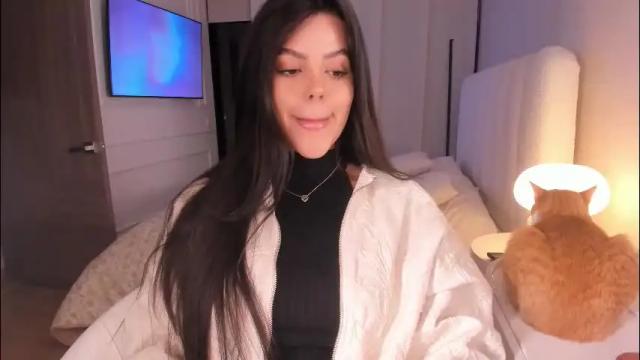 Image 10 of salomee_11 Stream on Chaturbate on 2 months ago