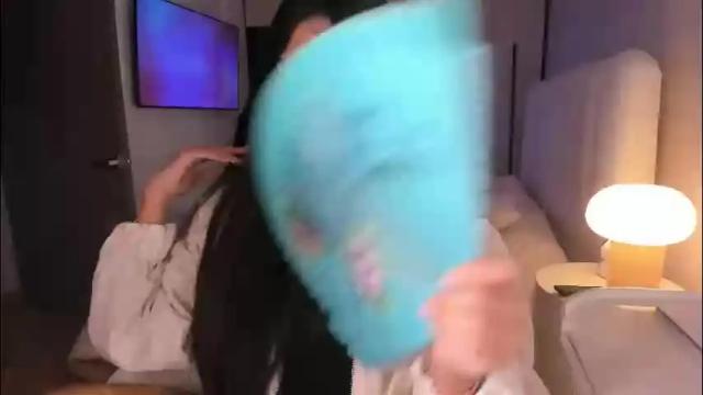 Image 3 of salomee_11 Stream on Chaturbate on 2 months ago