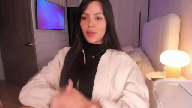 Image 4 of salomee_11 Stream on Chaturbate on 2 months ago