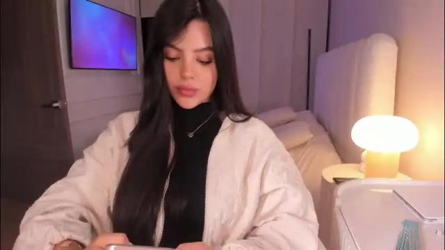 Image 6 of salomee_11 Stream on Chaturbate on 2 months ago