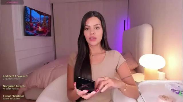 Image 10 of salomee_11 Stream on Chaturbate on 22 days ago