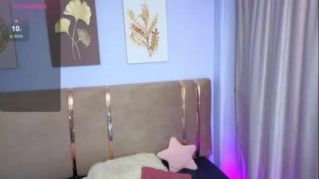 Image 3 of salomee_foxx_ Stream on Chaturbate on 16 days ago