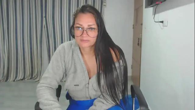 Image 10 of salomesaints Stream on Chaturbate on 4 months ago