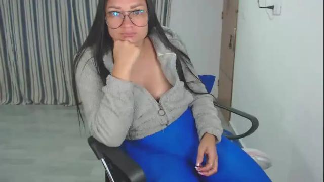 Image 3 of salomesaints Stream on Chaturbate on 4 months ago