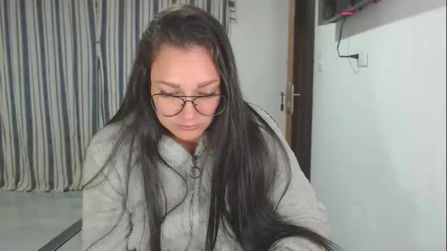 Image 4 of salomesaints Stream on Chaturbate on 4 months ago