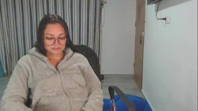 Image 7 of salomesaints Stream on Chaturbate on 3 months ago