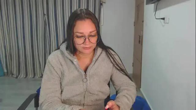 Image 8 of salomesaints Stream on Chaturbate on 3 months ago