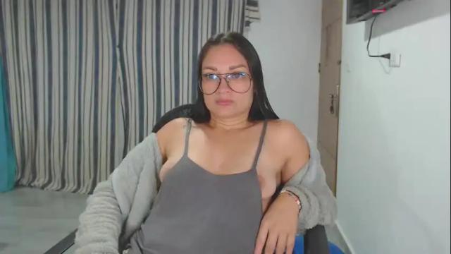 Image 3 of salomesaints Stream on Chaturbate on 3 months ago