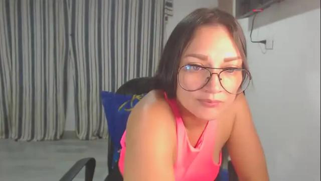 Image 2 of salomesaints Stream on Chaturbate on 3 months ago