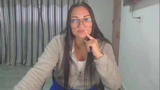 Image 2 of salomesaints Stream on Chaturbate on 2 months ago