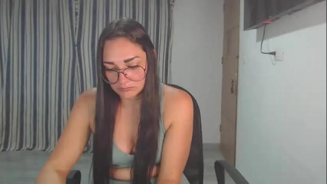 Image 2 of salomesaints Stream on Chaturbate on 1 month ago