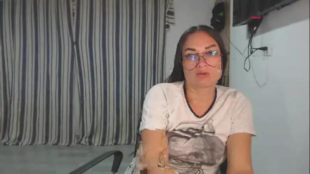 Image 3 of salomesaints Stream on Chaturbate on 1 month ago