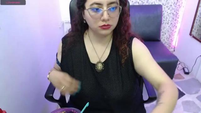 Image 3 of samanntharoberts_ Stream on Chaturbate on 20 months ago