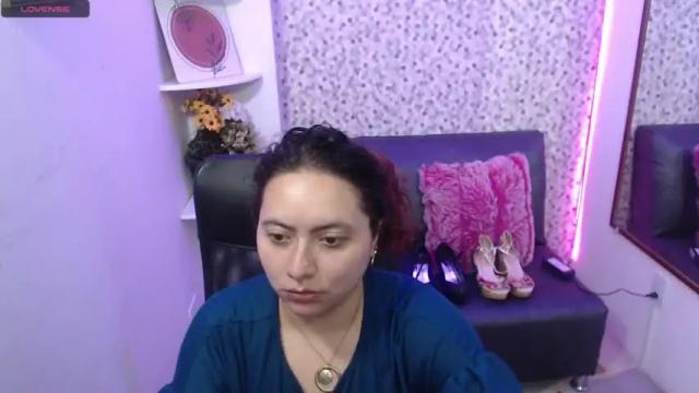 Image 6 of samanntharoberts_ Stream on Chaturbate on 18 months ago