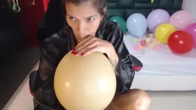 Image 2 of samanta_323 Stream on Chaturbate on 20 months ago