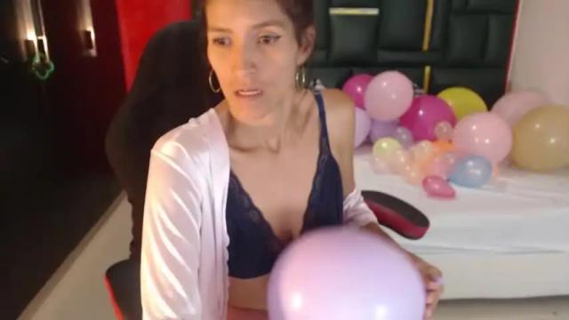 Image 7 of samanta_323 Stream on Chaturbate on 20 months ago