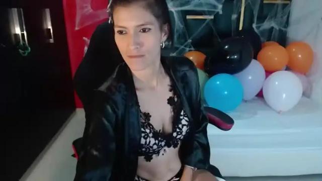 Thumbnail 3, samanta_323's Stream at Chaturbate, 20 months ago