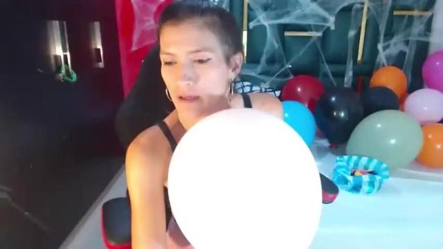 Image 8 of samanta_323 Stream on Chaturbate on 20 months ago