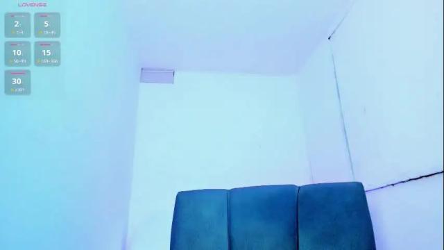 Image 11 of samanta__sweetx Stream on Chaturbate on 23 days ago