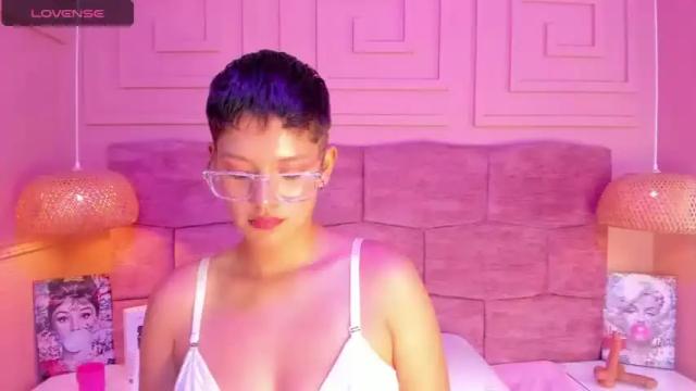 Image 11 of samanta_cruz19 Stream on Chaturbate on 14 months ago
