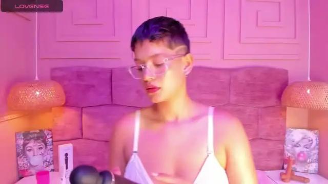 Image 12 of samanta_cruz19 Stream on Chaturbate on 14 months ago