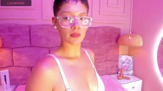 Image 4 of samanta_cruz19 Stream on Chaturbate on 14 months ago