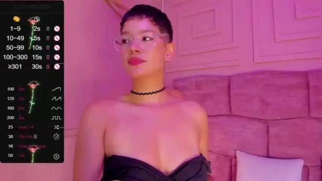 Image 8 of samanta_cruz19 Stream on Chaturbate on 14 months ago