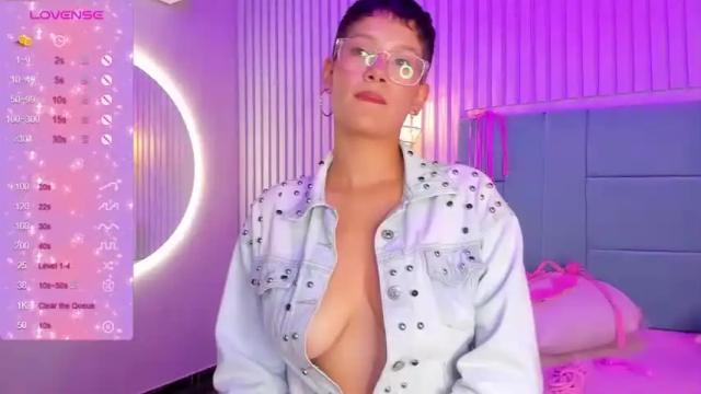 Image 12 of samanta_cruz19 Stream on Chaturbate on 14 months ago