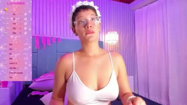 Image 10 of samanta_cruz19 Stream on Chaturbate on 13 months ago
