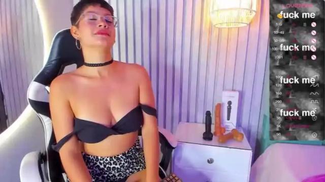 Image 7 of samanta_cruz19 Stream on Chaturbate on 13 months ago