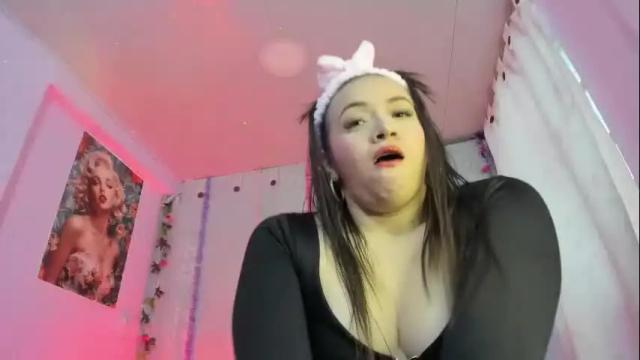 Image 3 of samanta_roberts1 Stream on Chaturbate on 25 days ago