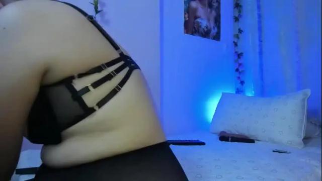 Image 2 of samanta_roberts1 Stream on Chaturbate on 22 days ago