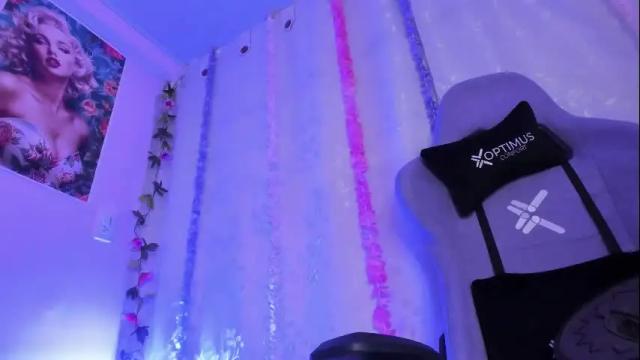 Image 4 of samanta_roberts1 Stream on Chaturbate on 18 days ago